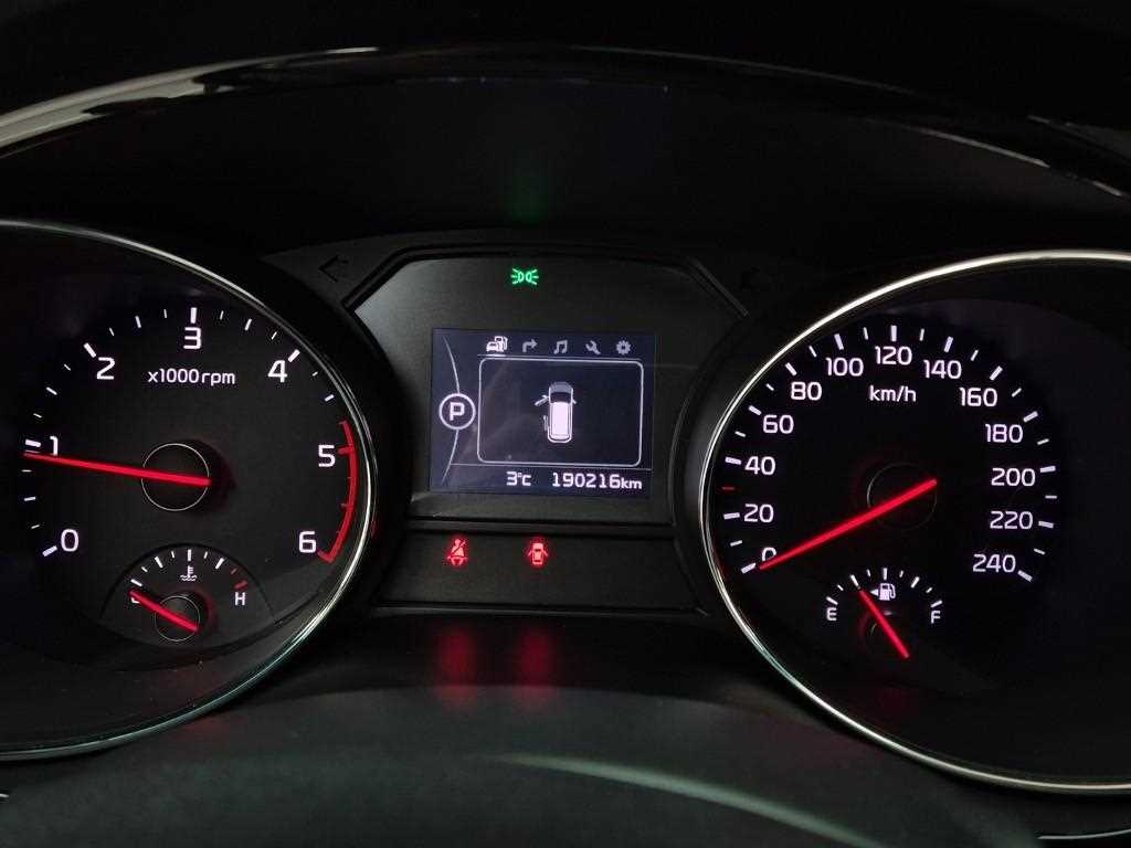 KIA Carnival - Vista 6