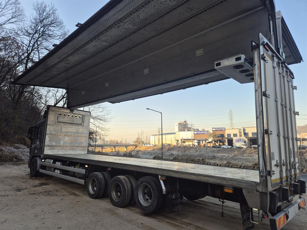 medium and large cargo truck - Vista 12