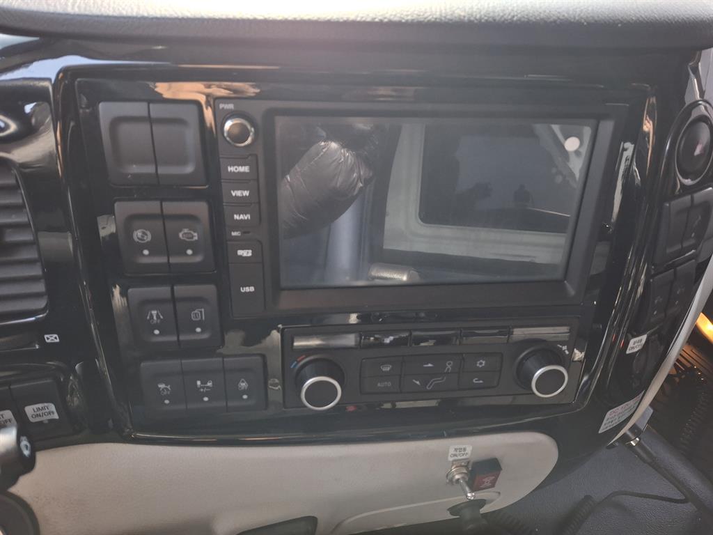 medium and large cargo truck 2023 Café - Importación desde Corea - HF Imports Iquique - Foto 18