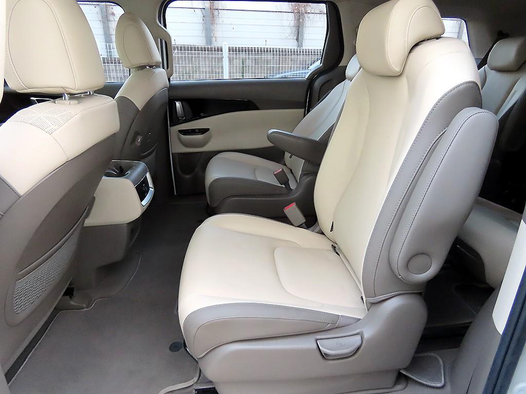 KIA Carnival - Vista 6