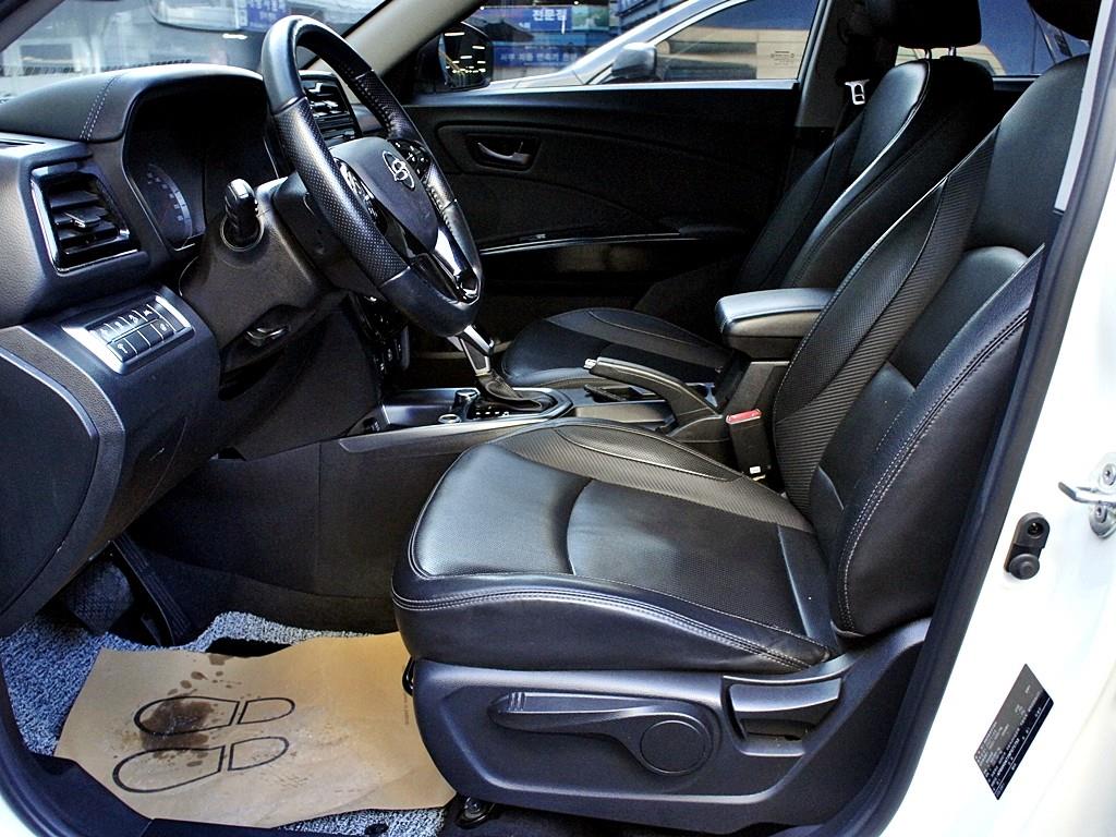 Ssangyong Tivoli - Vista 9