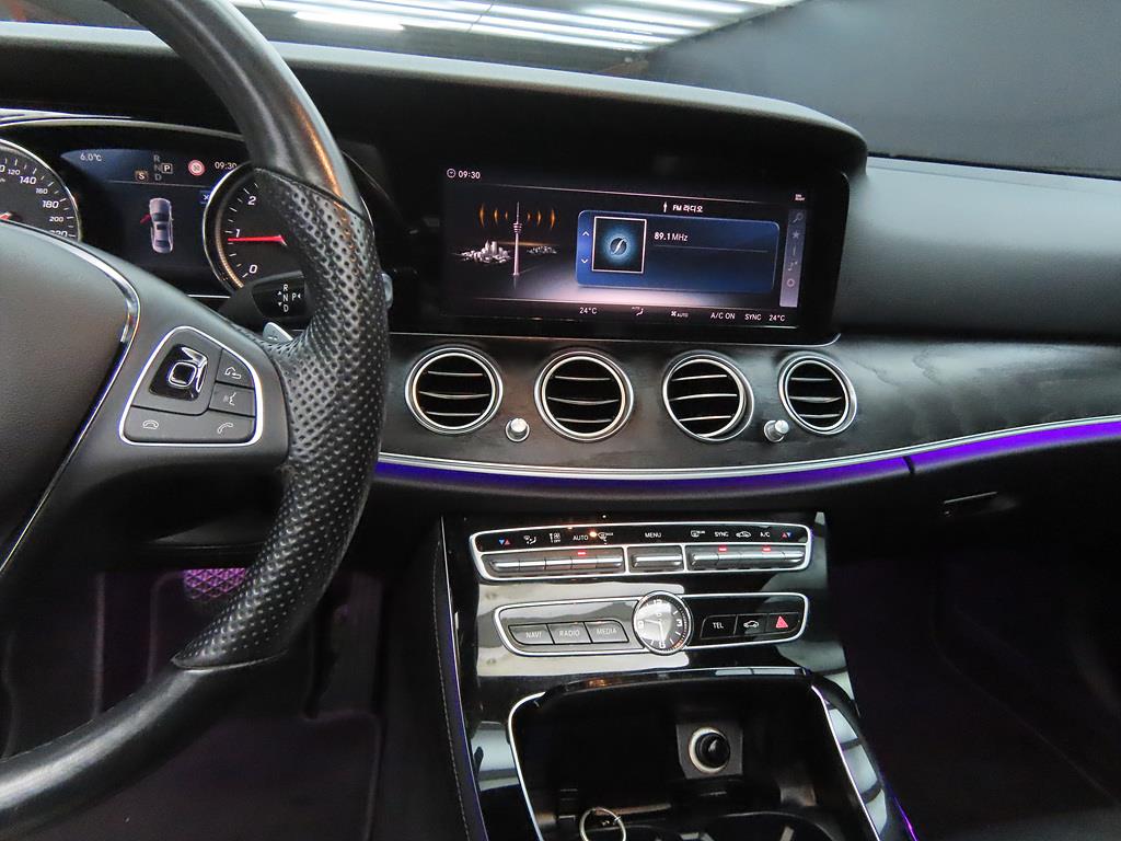 Mercedes Benz E class - Vista 10