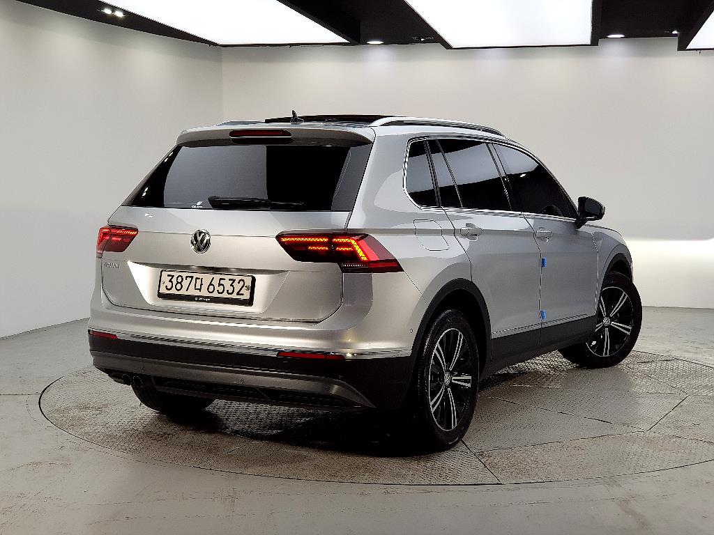 Volkswagen Tiguan - Vista 4