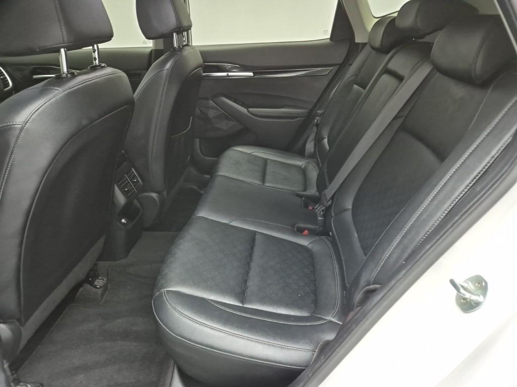 KIA Seltos - Vista 12