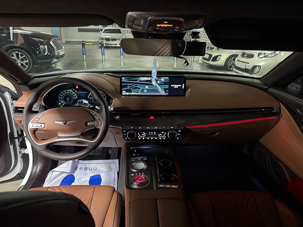 Genesis G80 - Vista 10