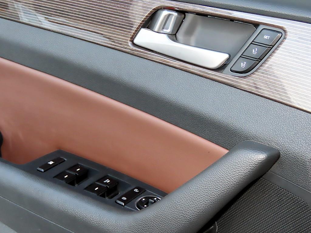 HYUNDAI Sonata - Vista 12