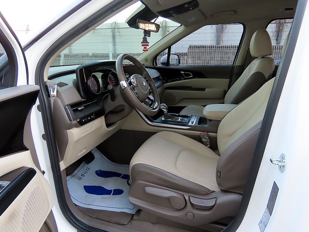 KIA Carnival - Vista 5