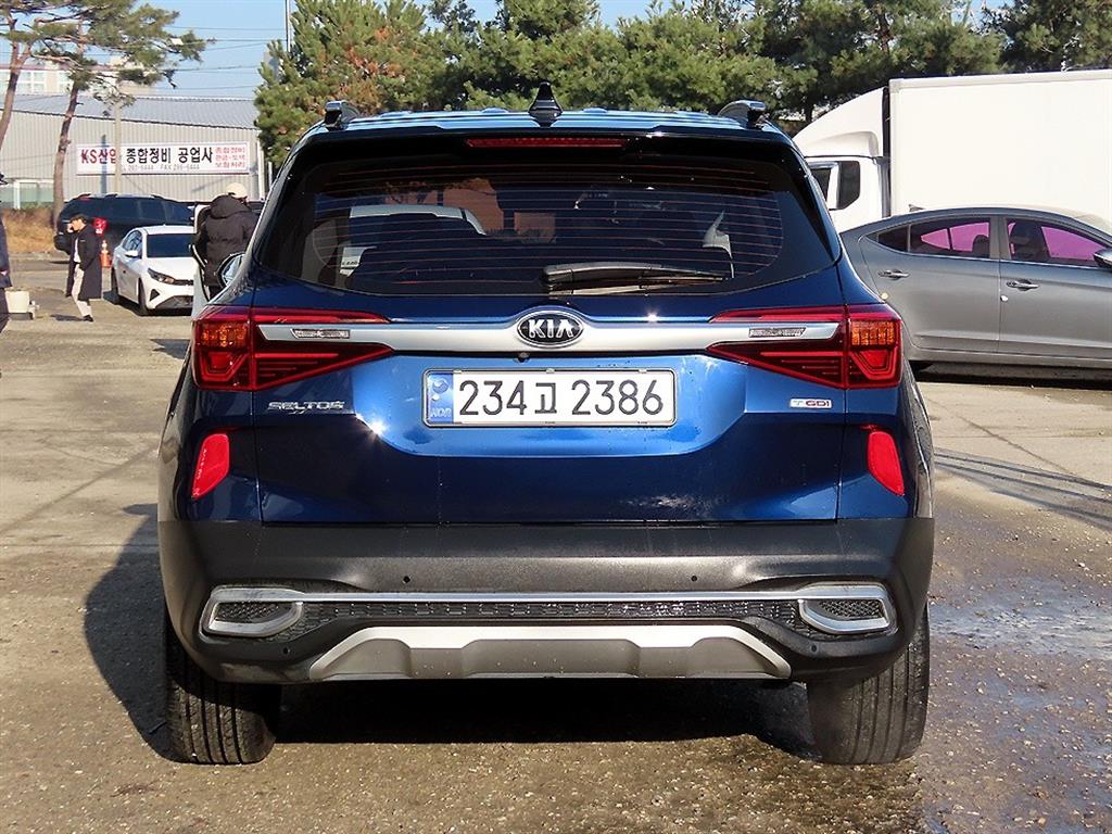 KIA Seltos - Vista 4