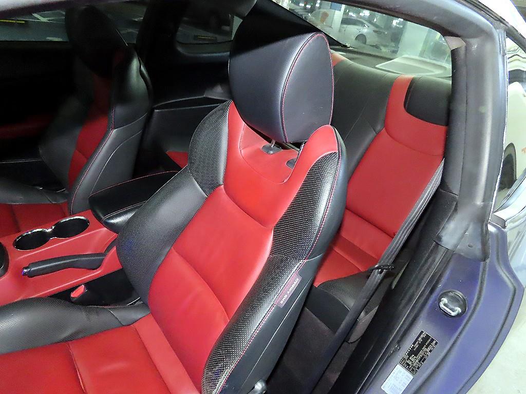 HYUNDAI Genesis - Vista 7