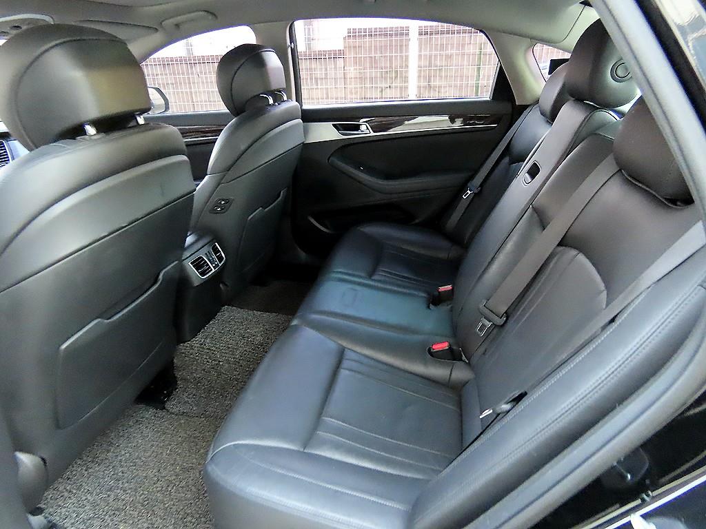 Genesis G80 - Vista 6