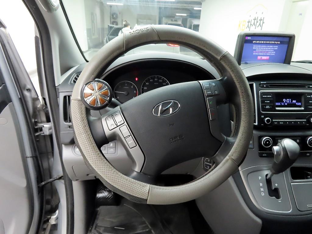 HYUNDAI Starex - Vista 7