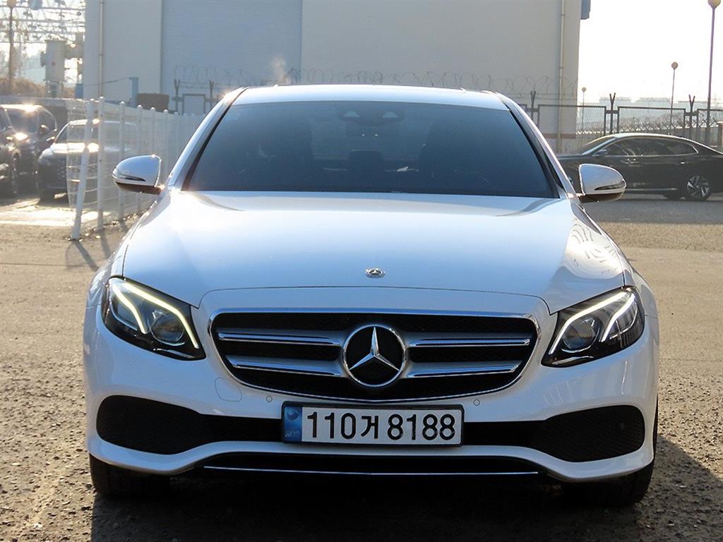 Mercedes Benz E class 2018 - Importación desde Corea - HF Imports Iquique - Foto 1