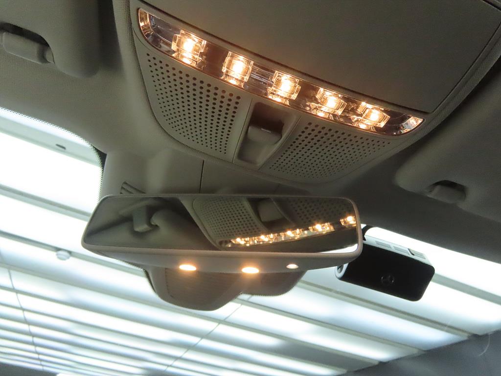 Mercedes Benz E class - Vista 12