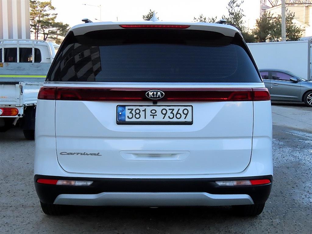 KIA Carnival - Vista 4