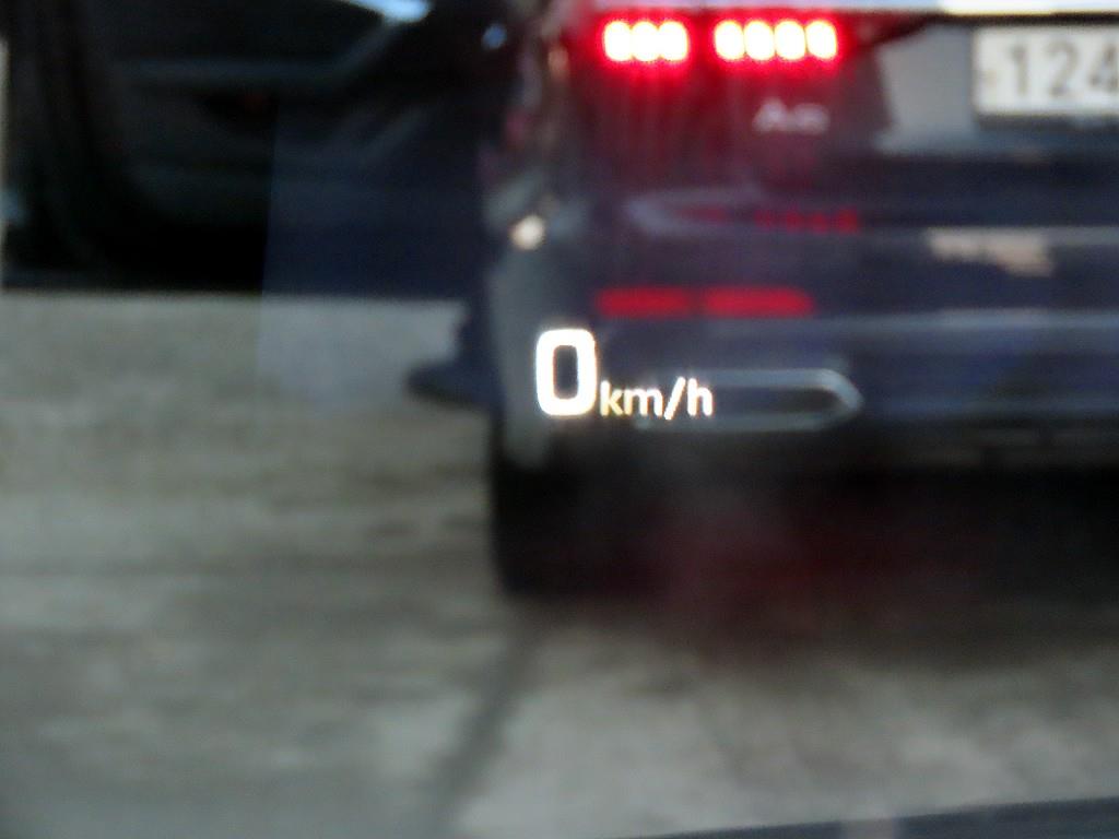 HYUNDAI Genesis - Vista 10