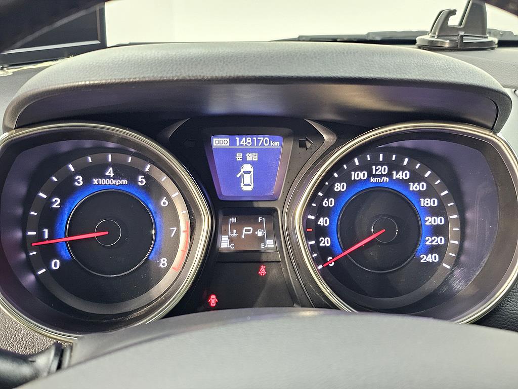 HYUNDAI Avante - Vista 7