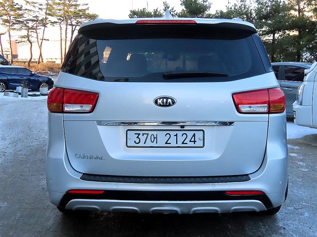 KIA Carnival - Vista 4