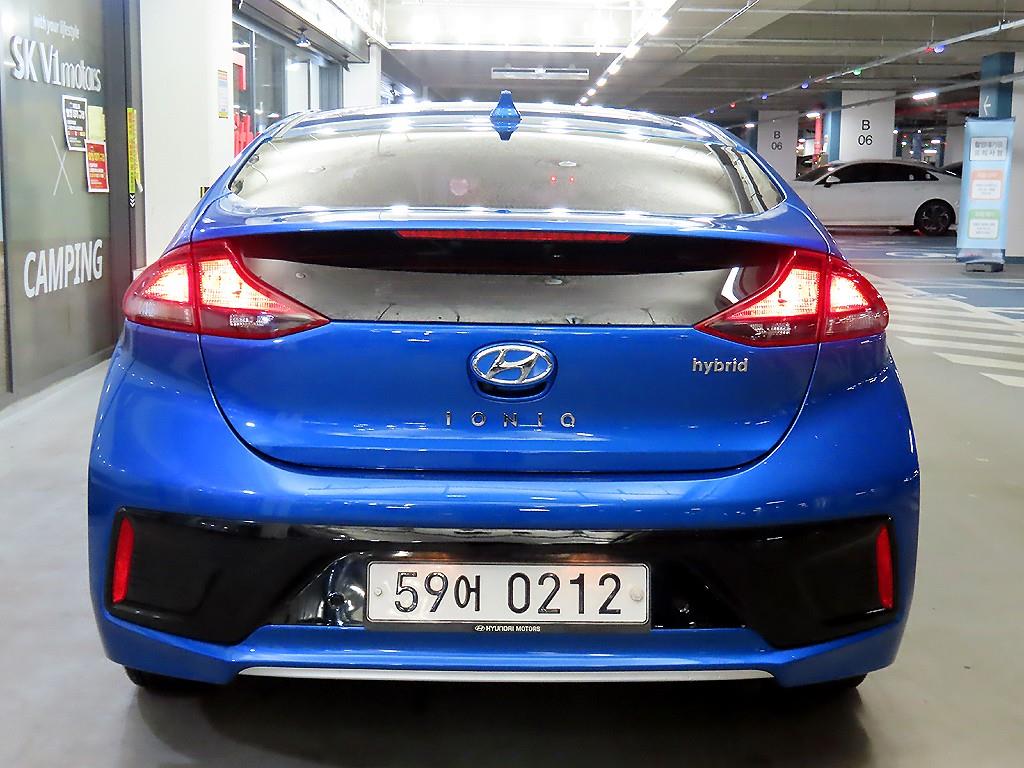 HYUNDAI Ioniq - Vista 5