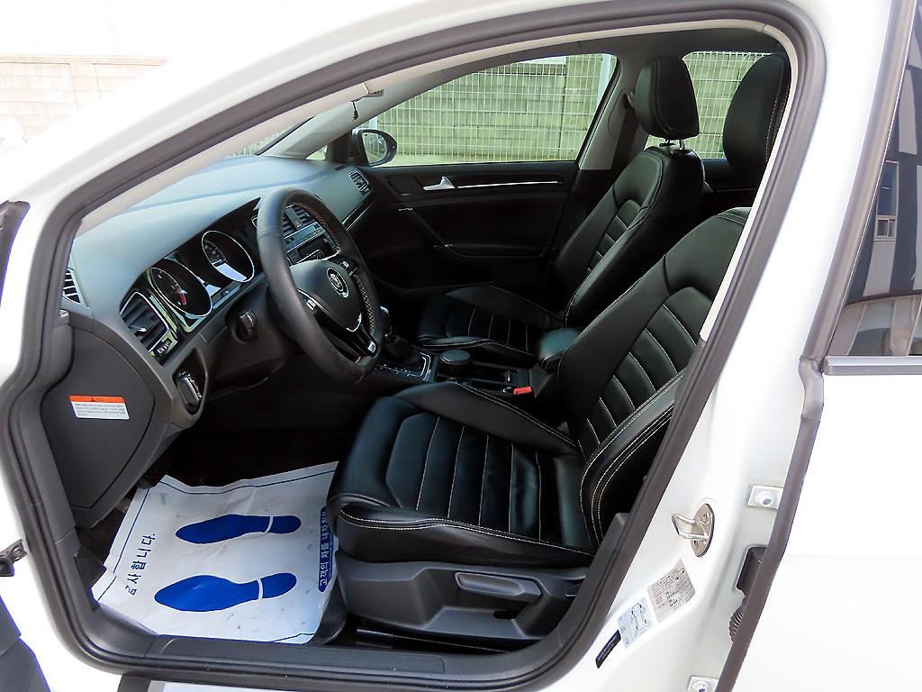 Volkswagen Golf - Vista 5