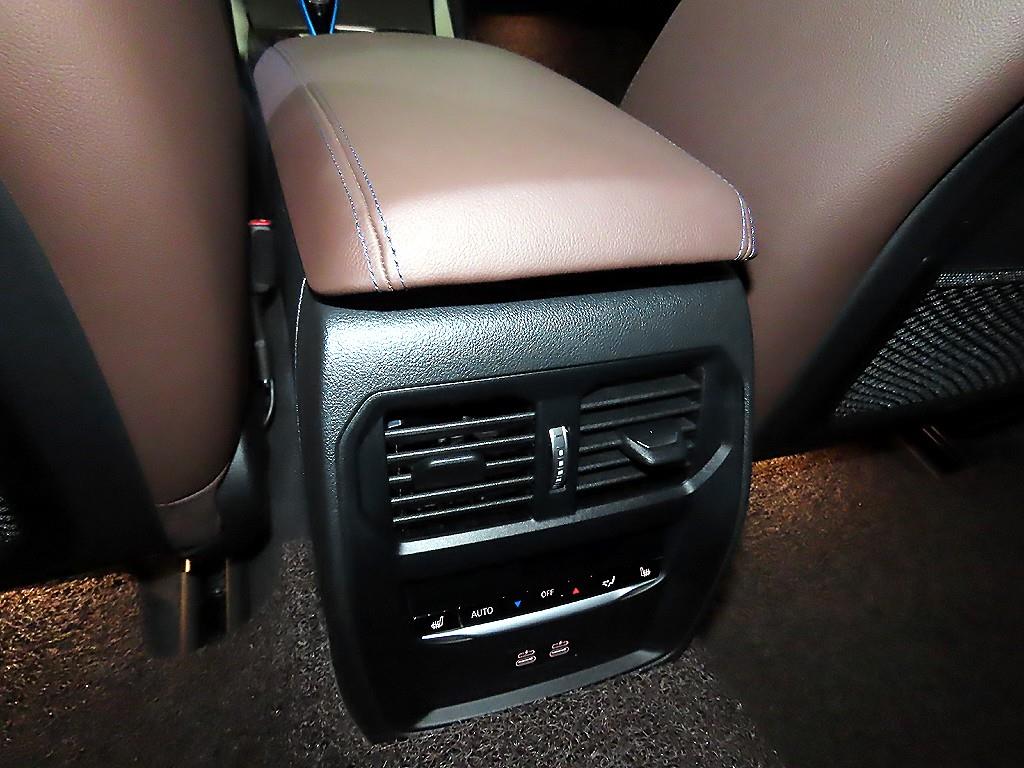 BMW i4 2023 Negro - Importación desde Corea - HF Imports Iquique - Foto 16