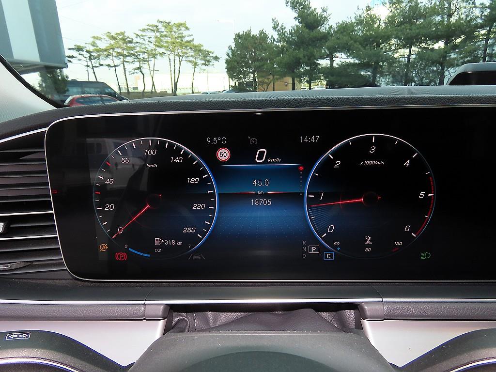 Mercedes Benz GLE Class - Vista 9