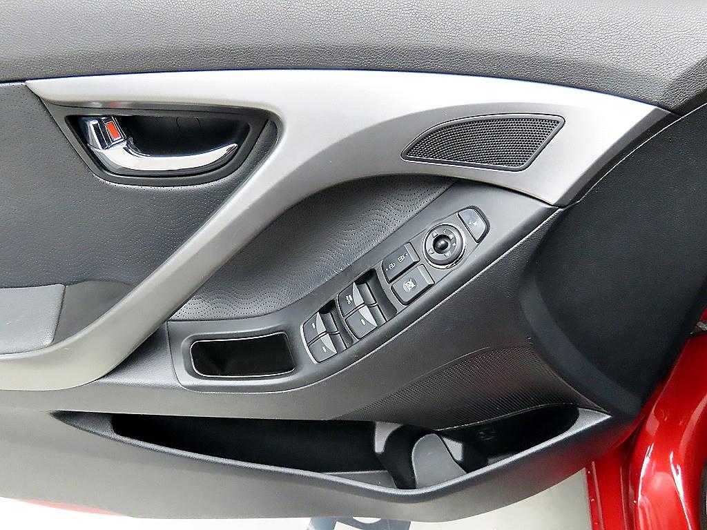 HYUNDAI Avante - Vista 11