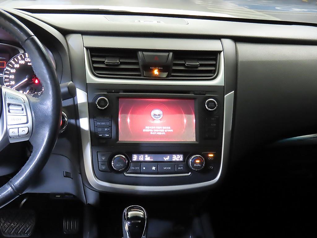 Nissan Altima - Vista 11