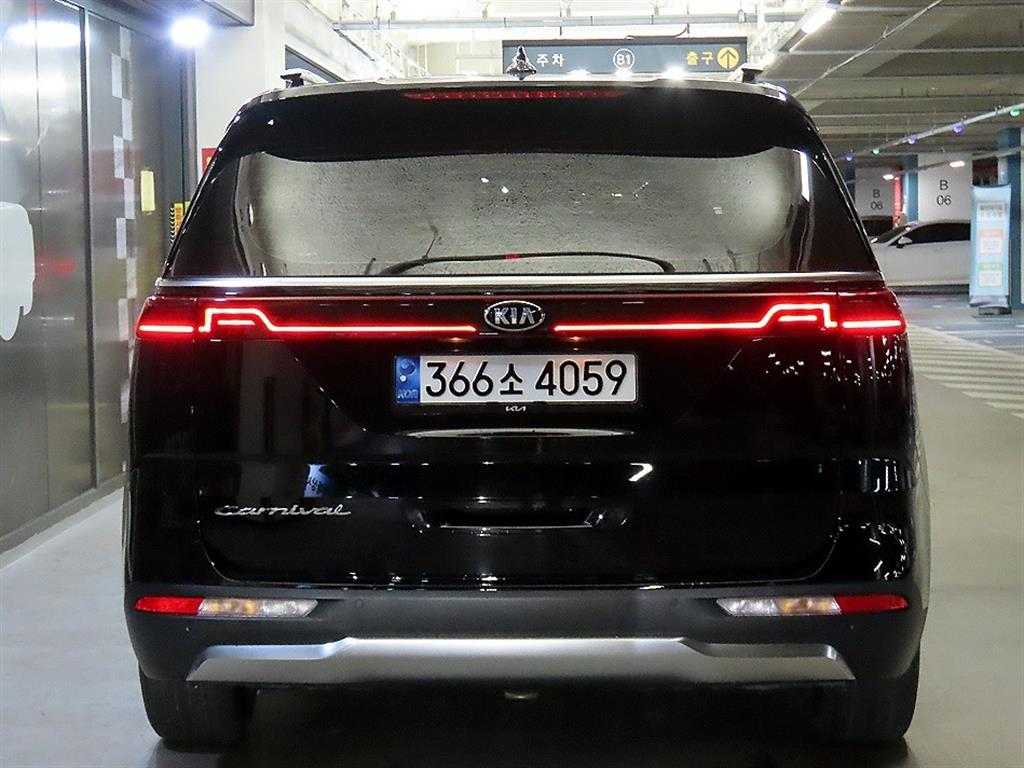 KIA Carnival - Vista 5