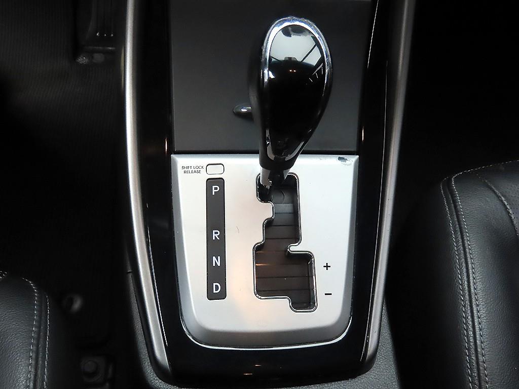 HYUNDAI Avante - Vista 10