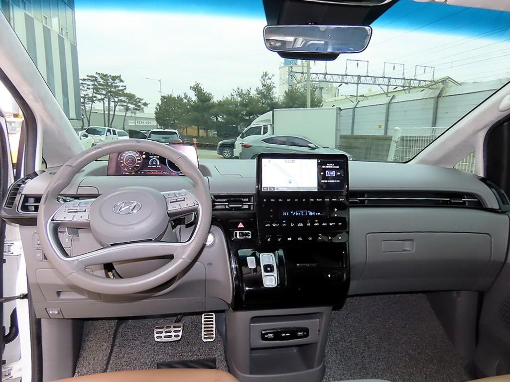 HYUNDAI Staria - Vista 8