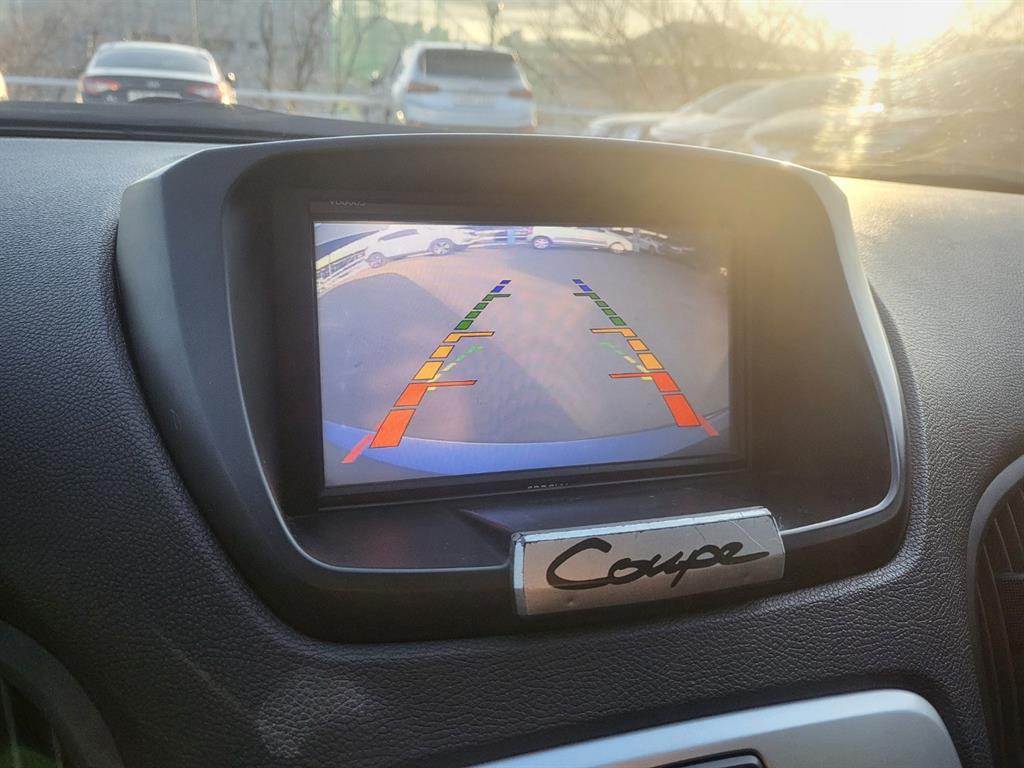 HYUNDAI Genesis - Vista 10