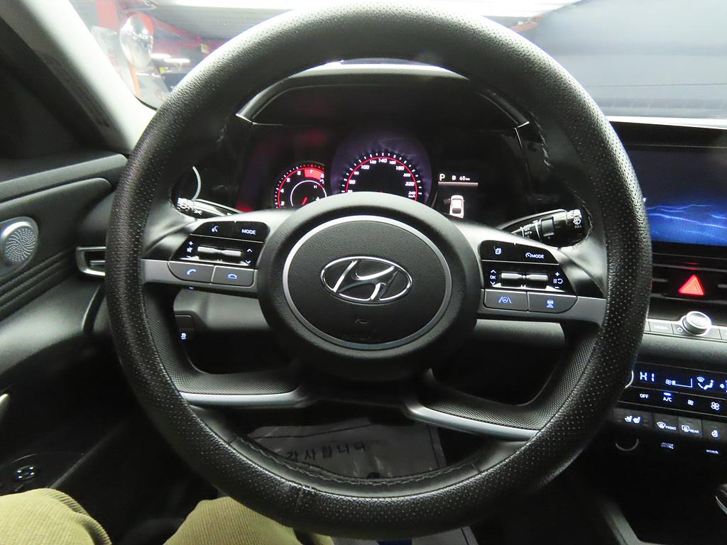 HYUNDAI Avante - Vista 8