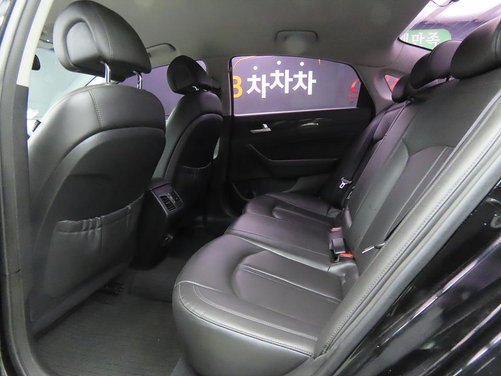 HYUNDAI Sonata - Vista 6