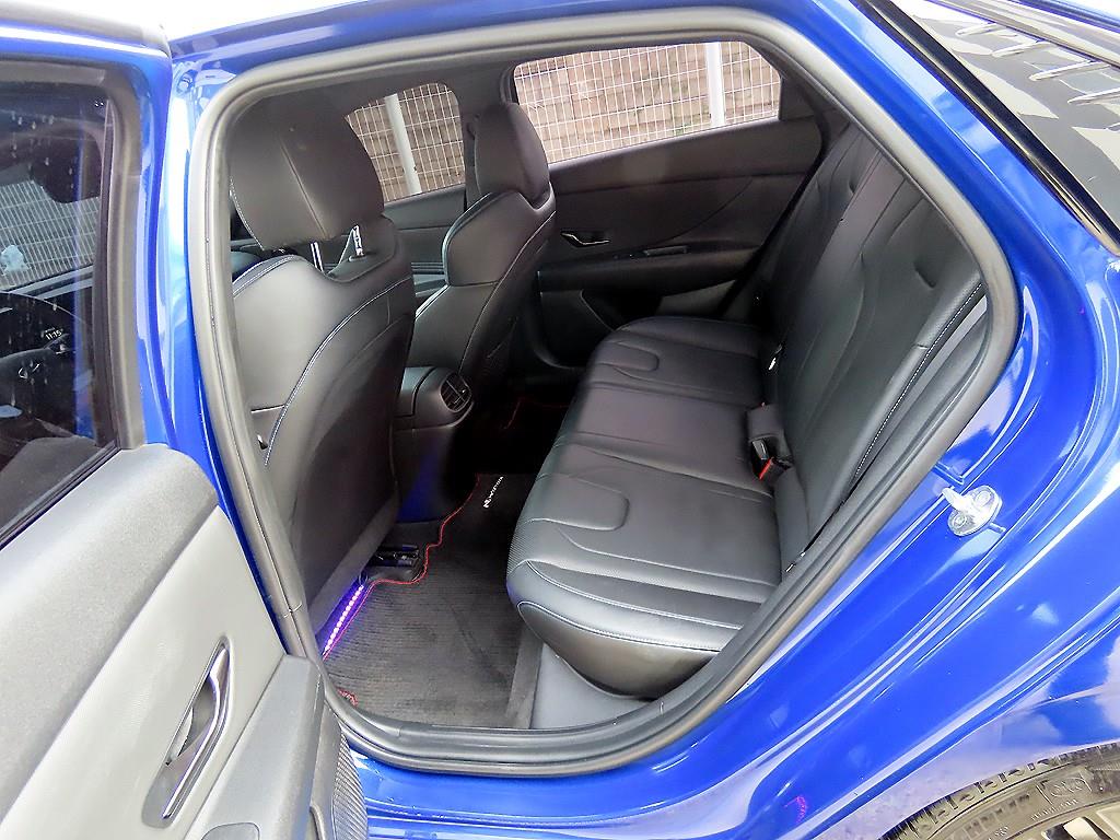 HYUNDAI Avante - Vista 6