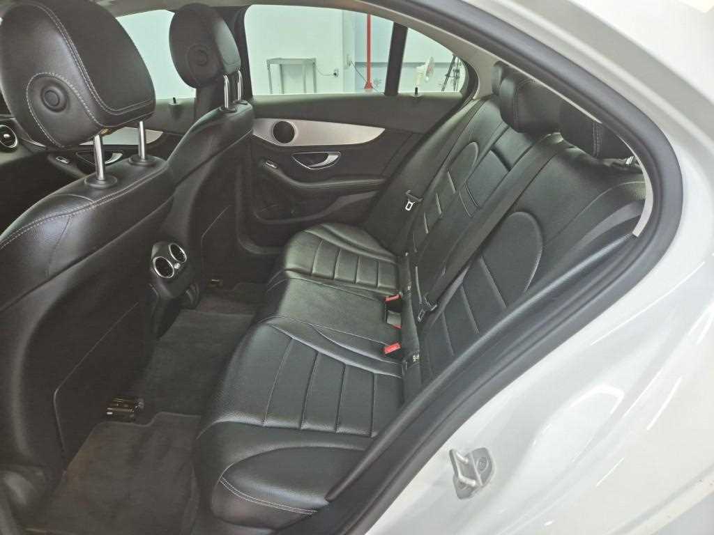 Mercedes Benz C Class - Vista 12