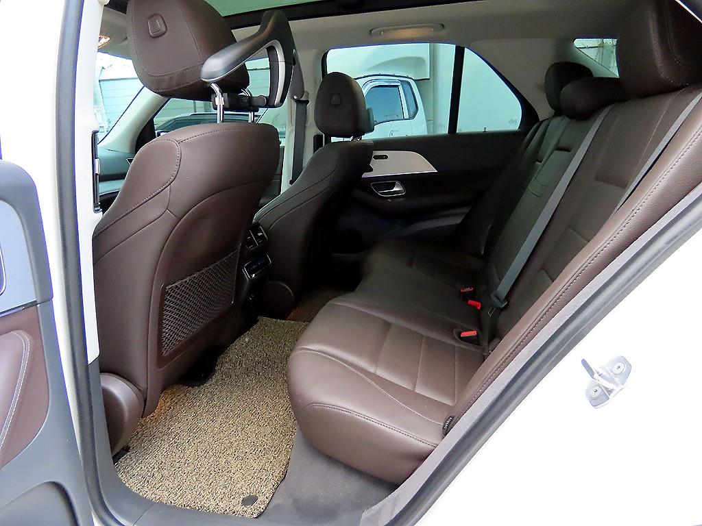 Mercedes Benz GLE Class - Vista 6