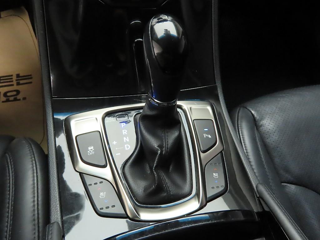 HYUNDAI Grandeur - Vista 11