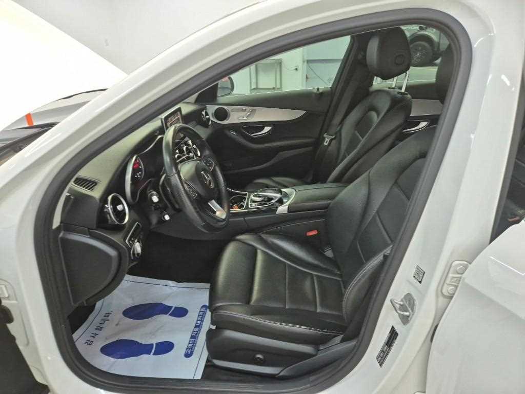 Mercedes Benz C Class - Vista 11