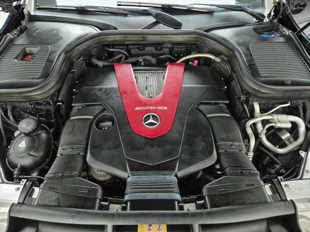 Mercedes Benz GLC Class - Vista 5