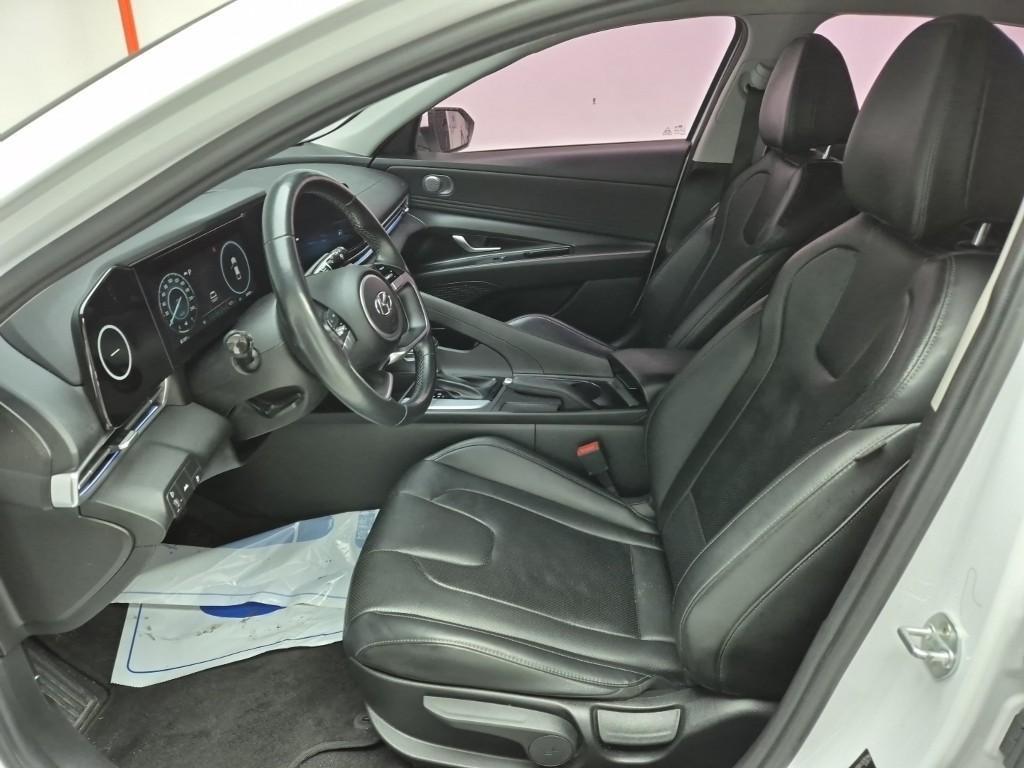 HYUNDAI Avante - Vista 11