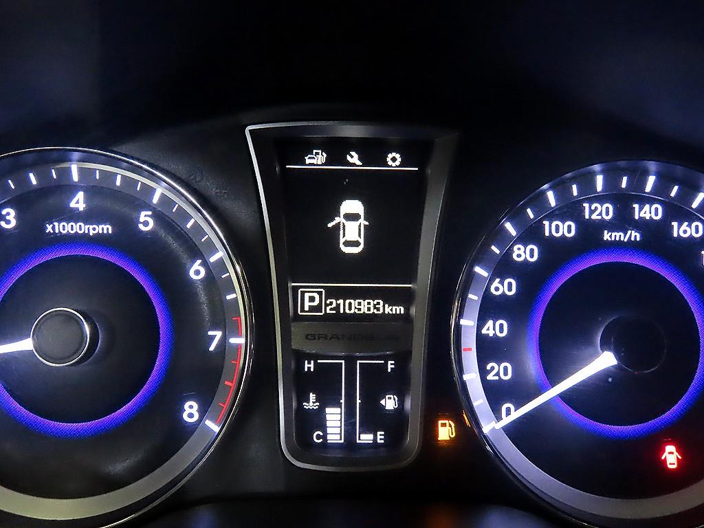 HYUNDAI Grandeur - Vista 9