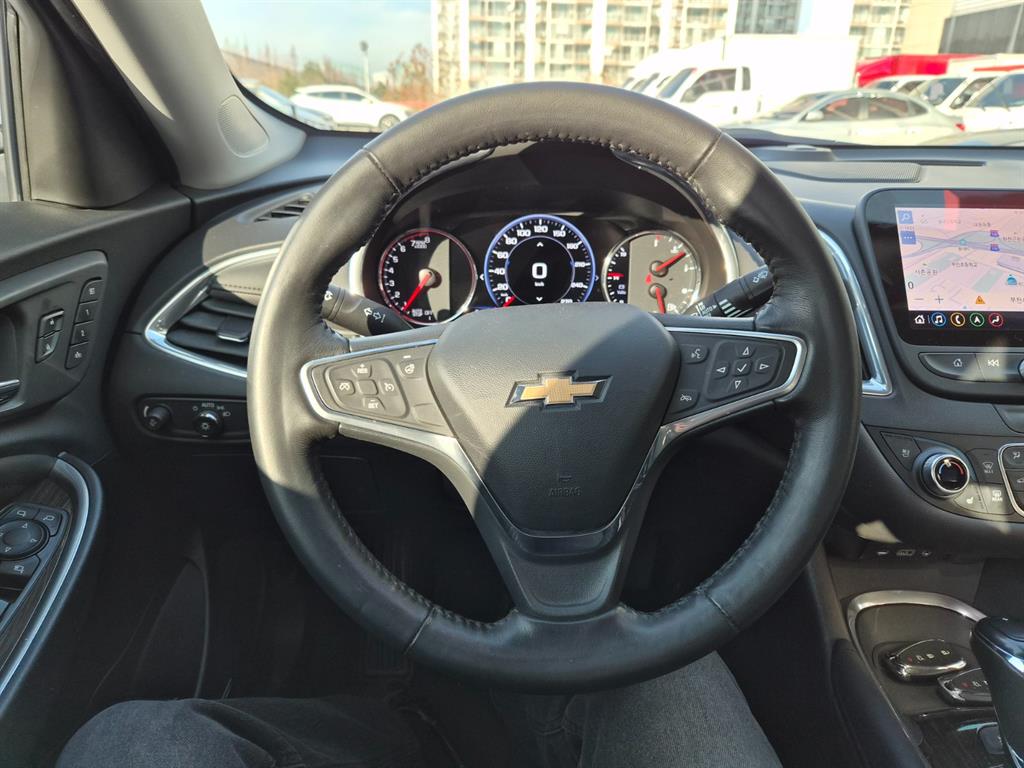 Chevrolet Malibu - Vista 6