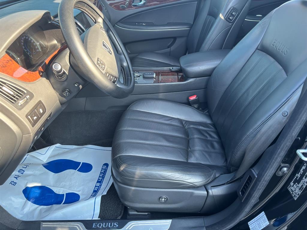 HYUNDAI Equus 2010 Negro - Importación desde Corea - HF Imports Iquique - Foto 17