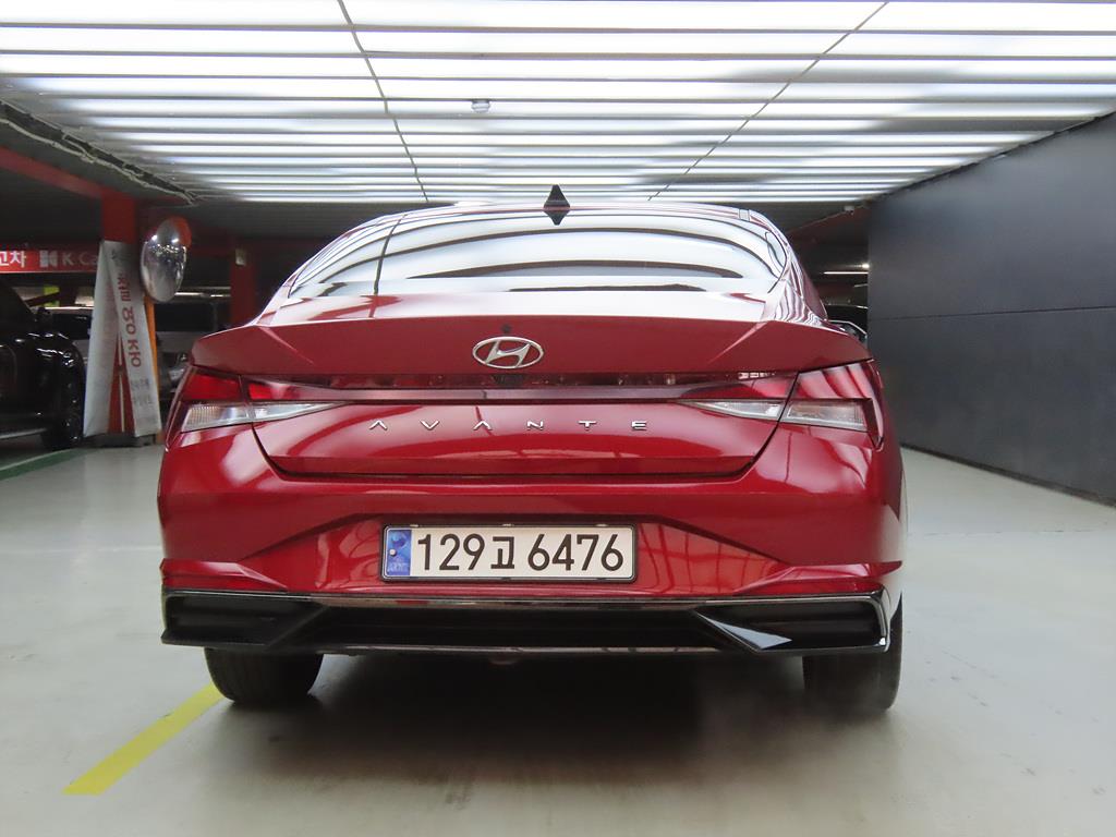 HYUNDAI Avante - Vista 3