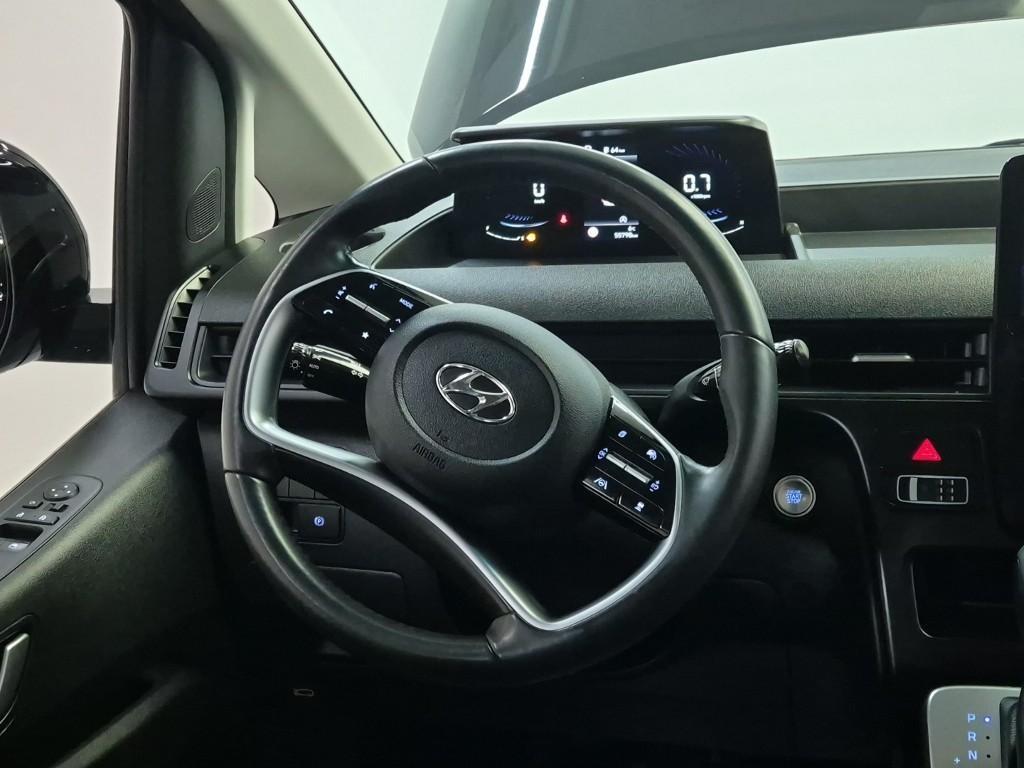HYUNDAI Staria - Vista 9