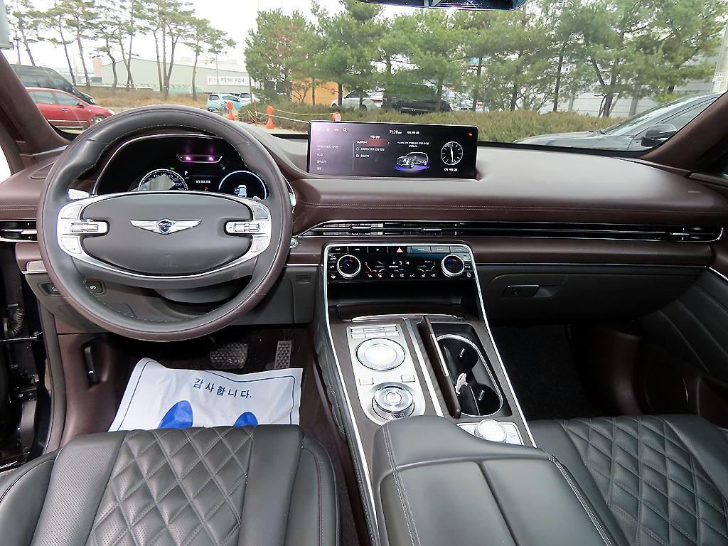 Genesis GV80 - Vista 7