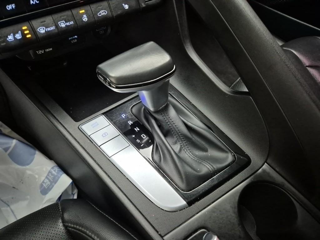 HYUNDAI Avante - Vista 8