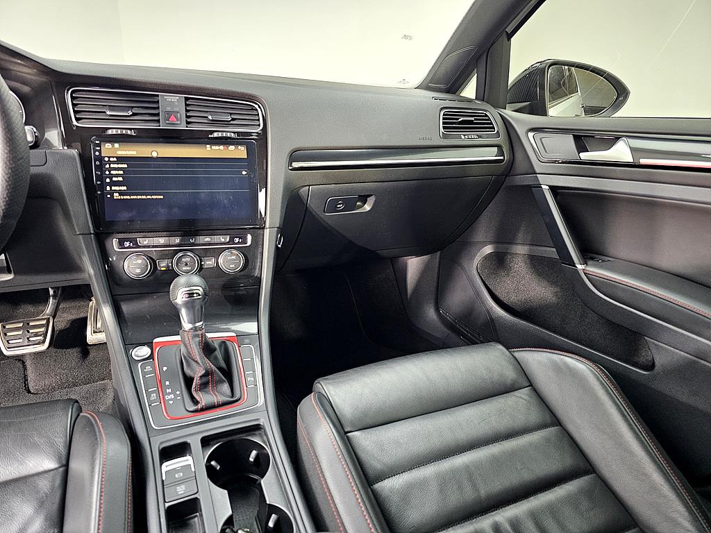 Volkswagen Golf - Vista 10