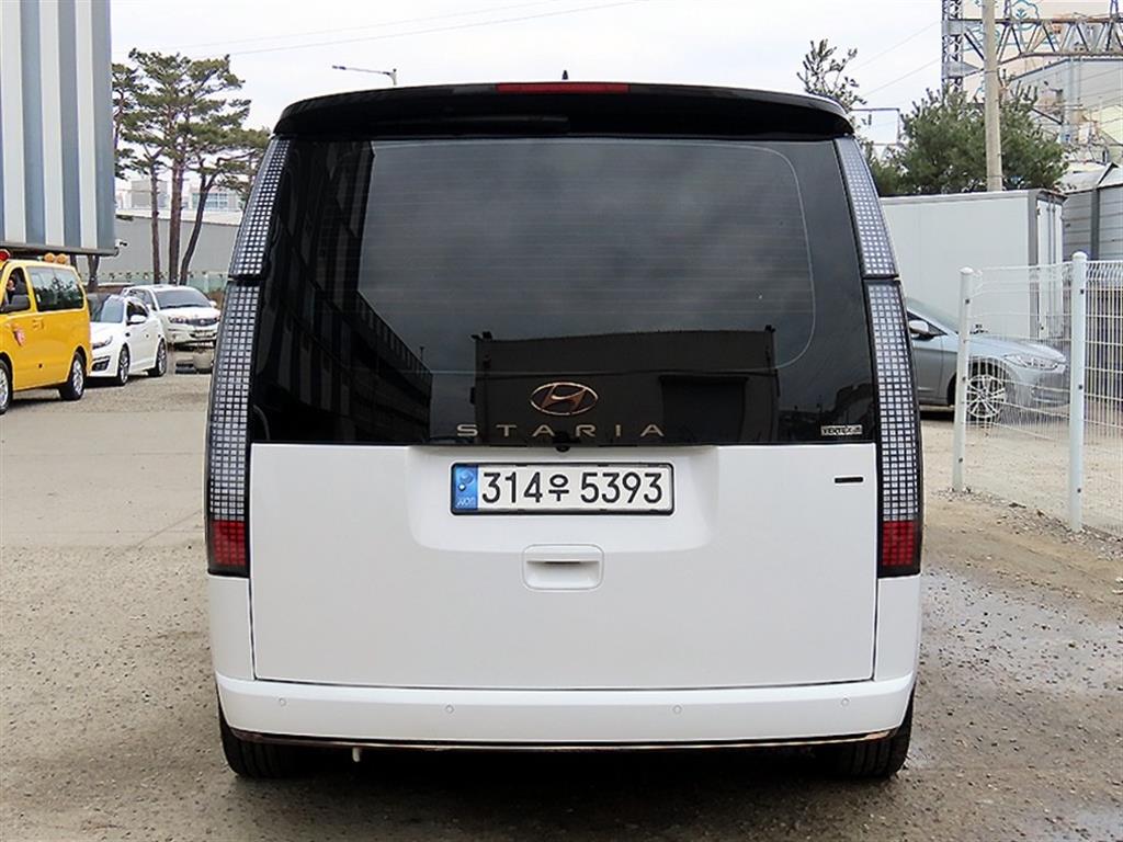 HYUNDAI Staria - Vista 4