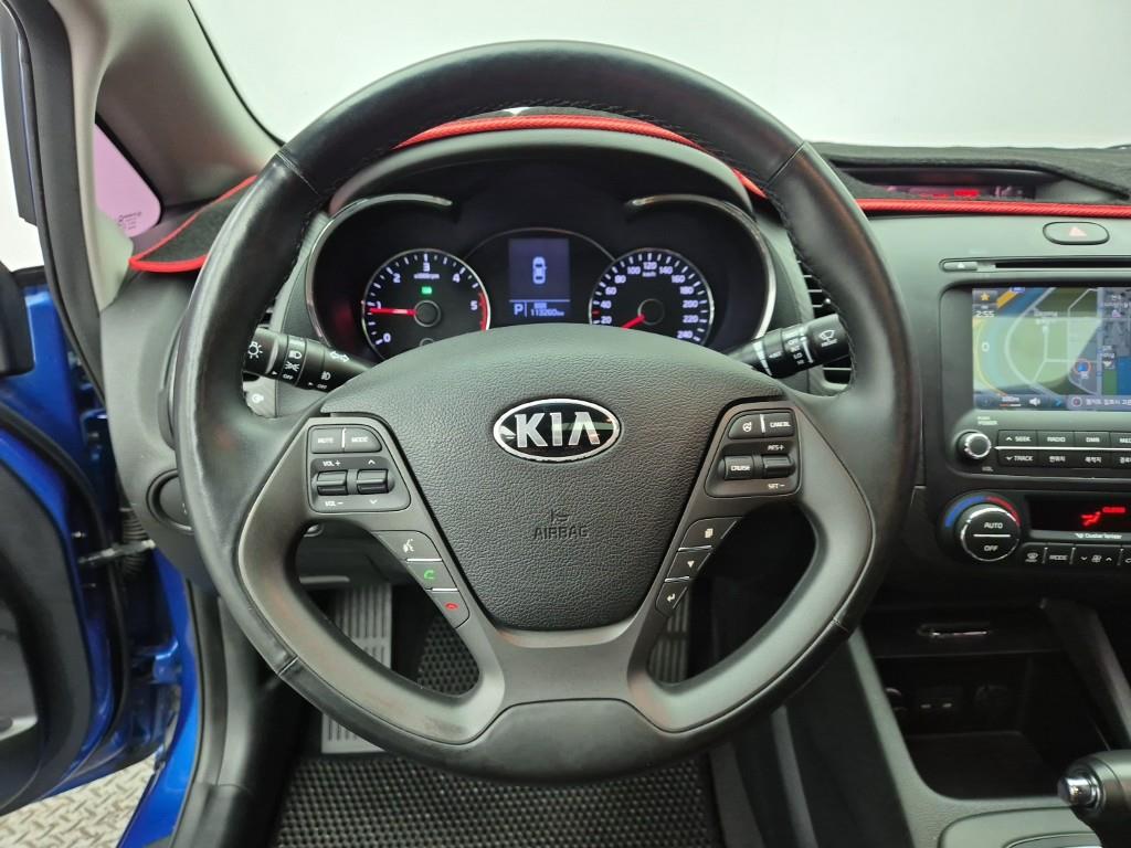 KIA K3 - Vista 9